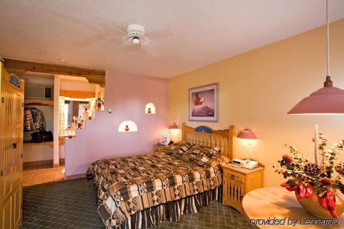 Sun God Lodge Таос Номер фото