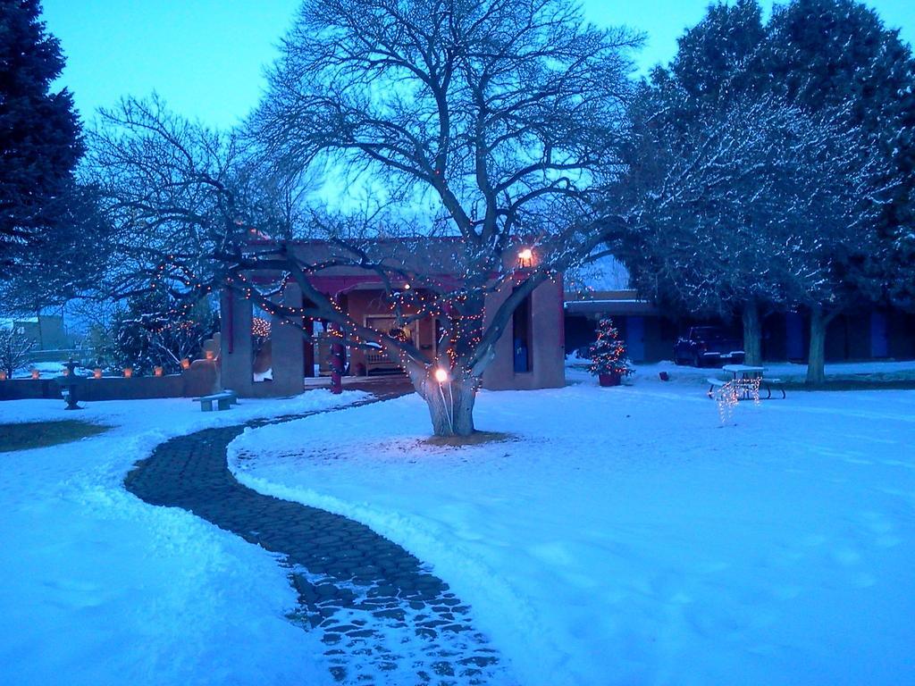 Sun God Lodge Таос Экстерьер фото